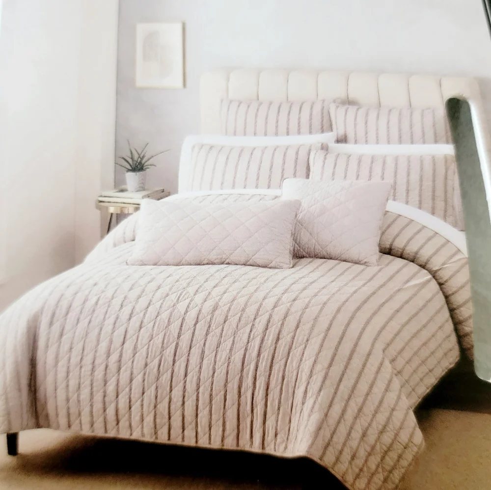 New King Cotton Quilt Rachel Zoe 106" x 92" Grey - Picture 2 of 12